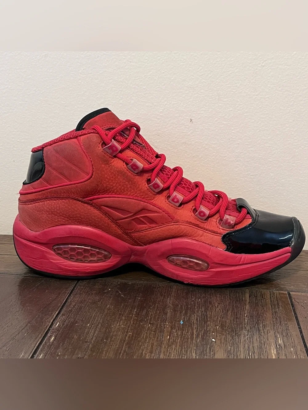 Vintage Reebok The Question Mid Heart Over Hype Sneakers Mens 8.5
